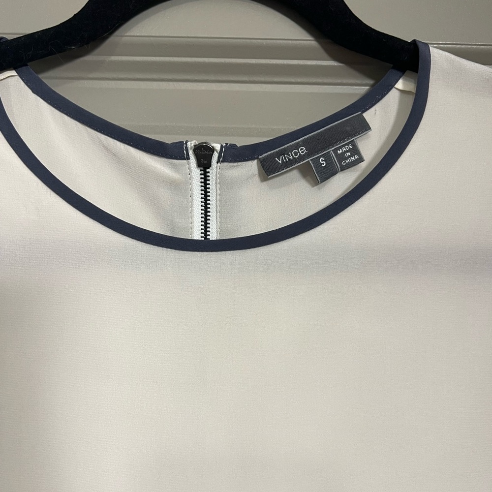 Vince Cream 100% Silk Top with Blue Trim Size Small - Boxy Fit - Picture 3 of 12